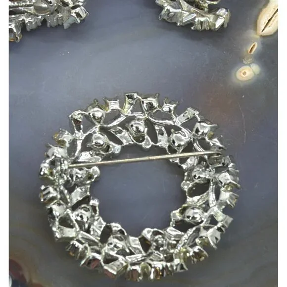 Vintage Signed Coro Blue Rhinestone Wreath Brooch Earring Set Silver Tone 1950s - Picture 12 of 16